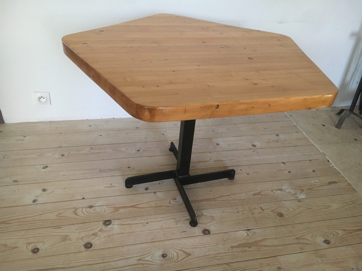 Table Pentagonale  De Charlotte Perriand  Pour La Station De Ski Les Arcs 1970-photo-2