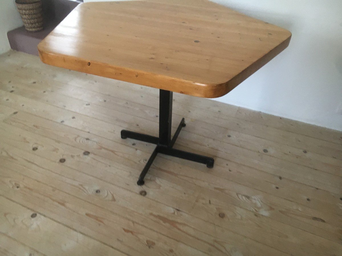Table Pentagonale  De Charlotte Perriand  Pour La Station De Ski Les Arcs 1970-photo-5