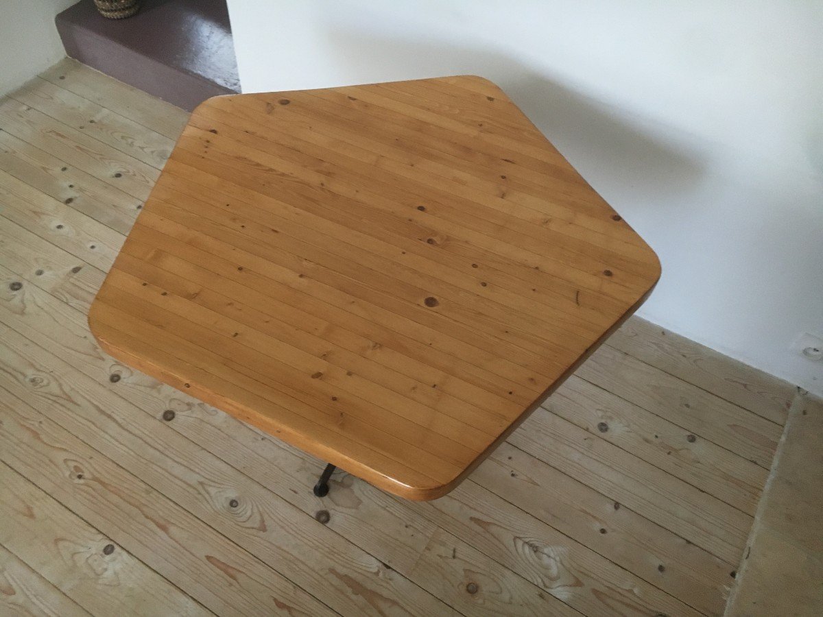Table Pentagonale  De Charlotte Perriand  Pour La Station De Ski Les Arcs 1970-photo-6