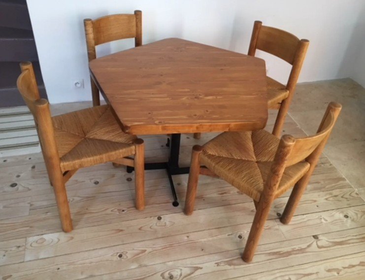 Table Pentagonale  De Charlotte Perriand  Pour La Station De Ski Les Arcs 1970