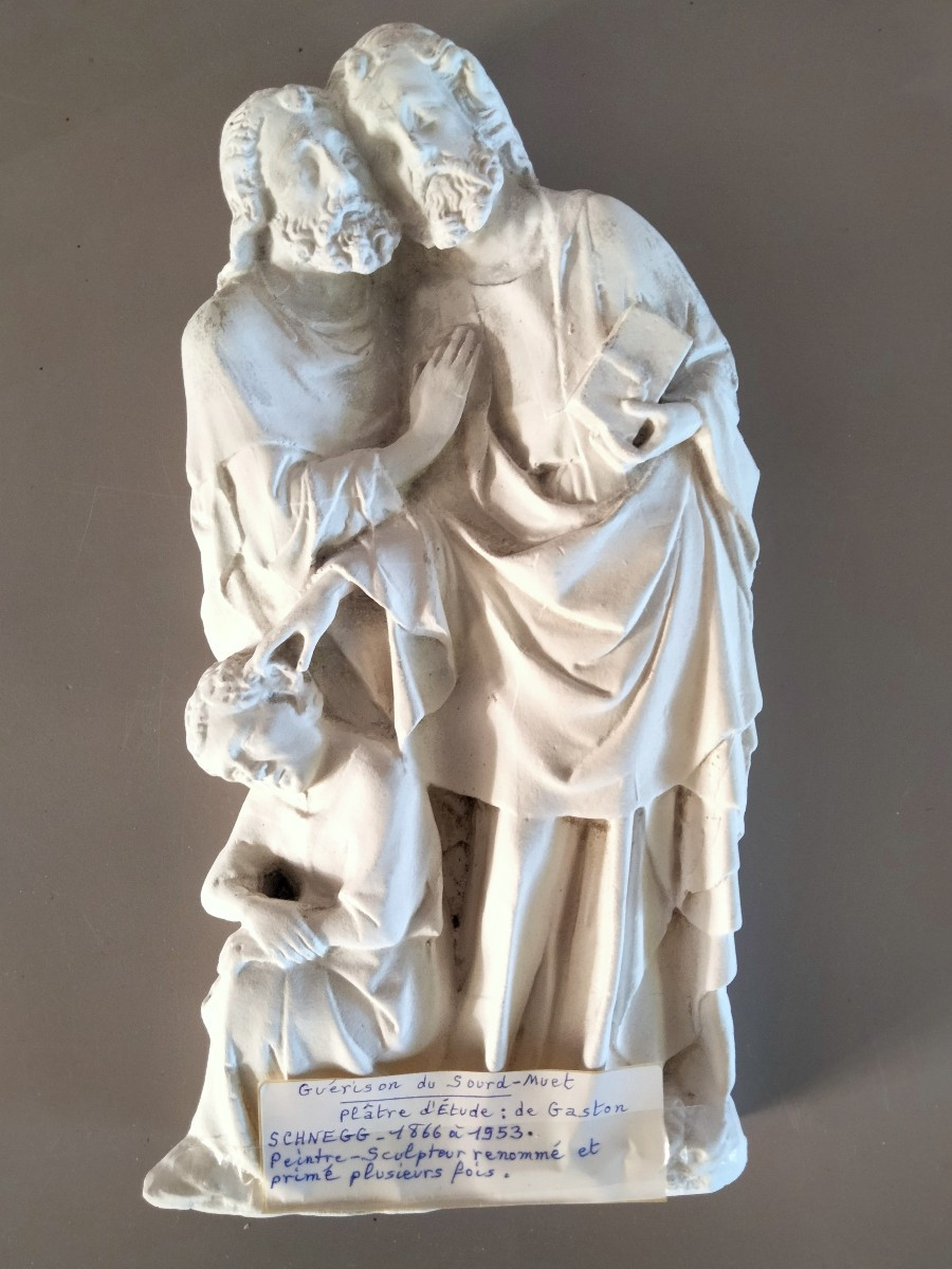 Bas relief platre de Gaston Schnegg - Guérison du sourd muet
