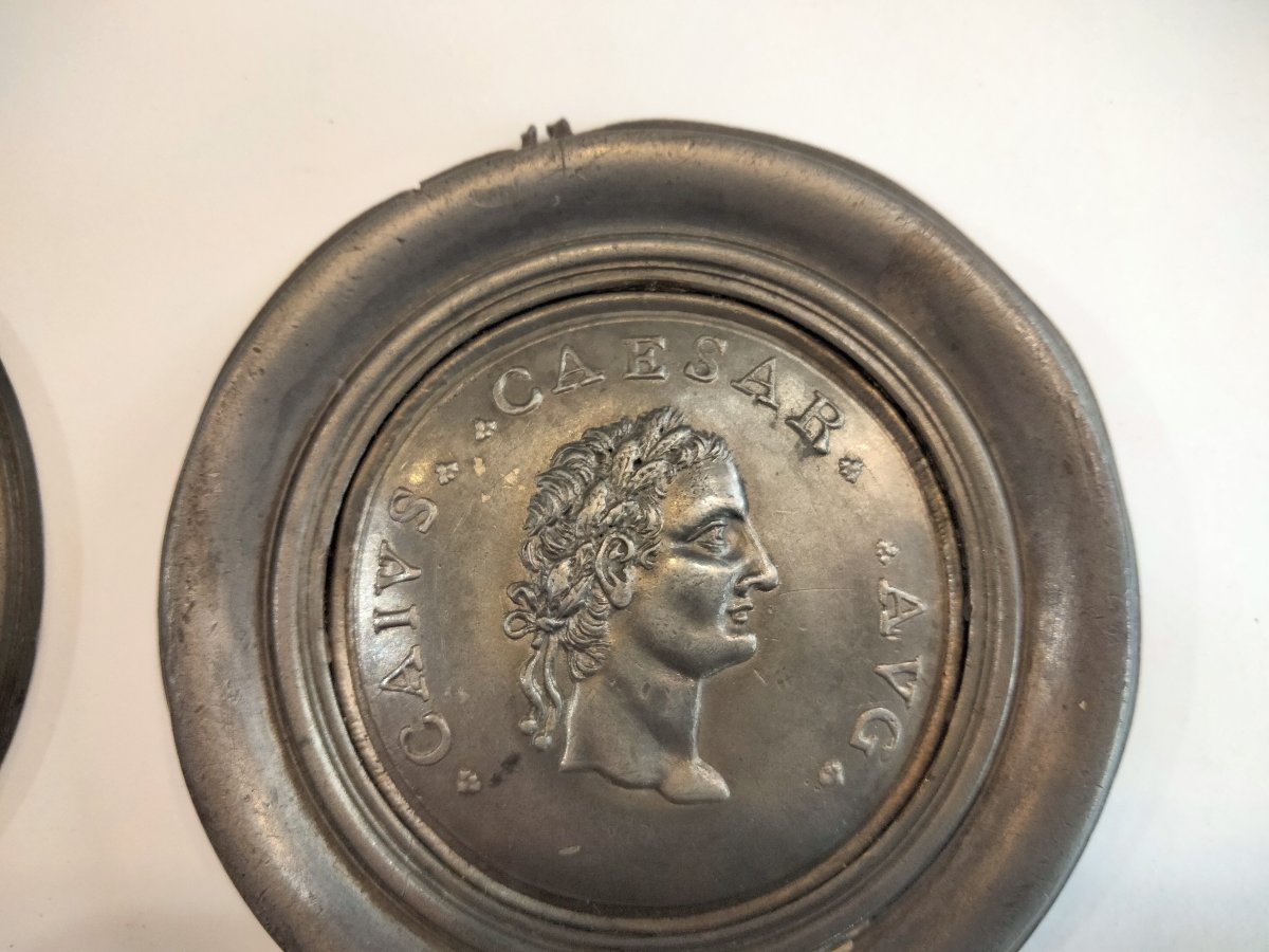 Pair Of 18th-century Roman Emperor Pewter Medallions-photo-3
