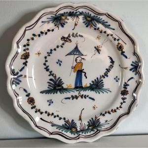 Chinese Plate Roanne 18th Century