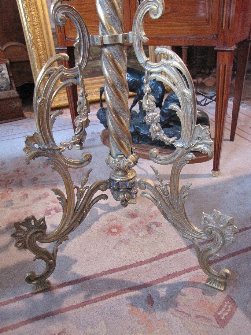 Small Pedestal Table-photo-2