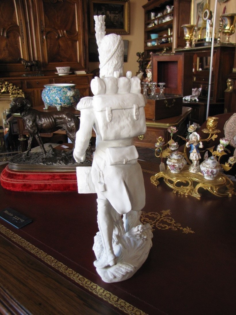 Empire Statuette-photo-7