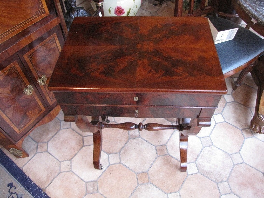 Mahogany Worker-photo-5