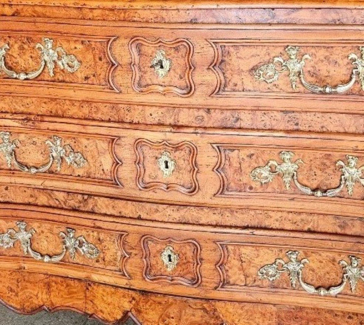 Bressanne Chest Of Drawers-photo-4