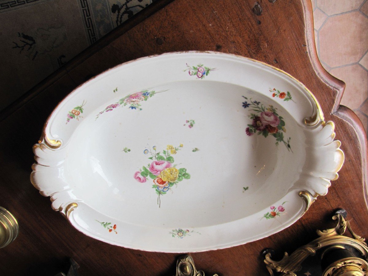 Plat en  porcelaine-photo-4