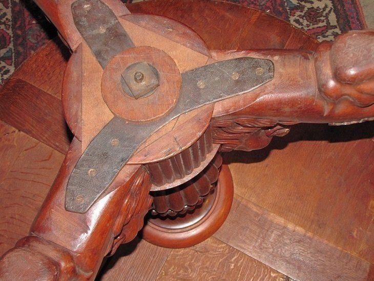 Mahogany Pedestal Table-photo-4