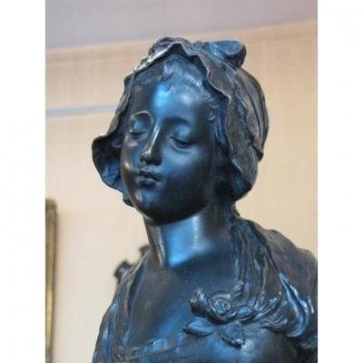 Jeune femme en bronze-photo-1