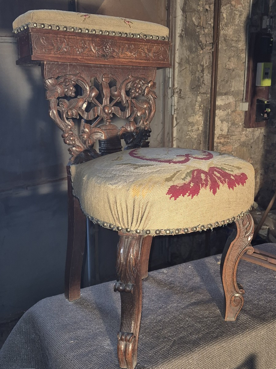 Smoking Chair