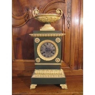 Pendule borne en métal