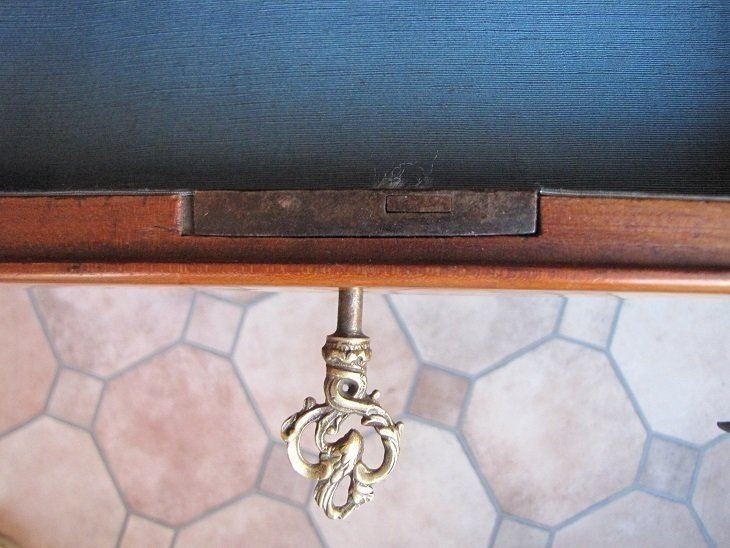 Louis XV Dressing Table-photo-5