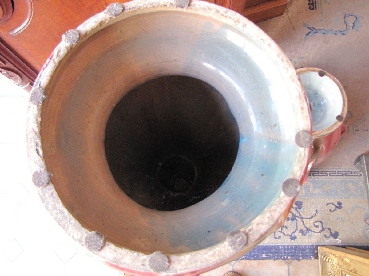 Big Flowerpot And Column-photo-3