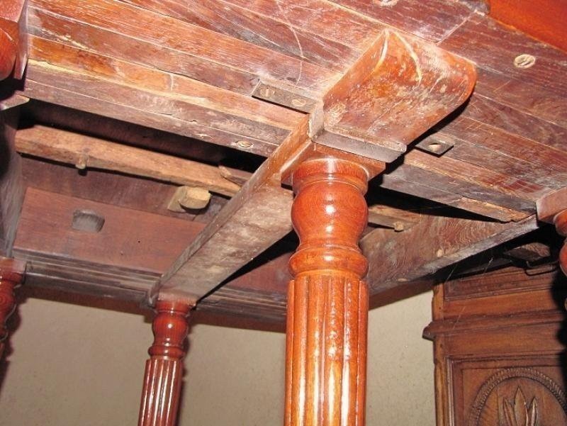 6-legged Mahogany Table-photo-3