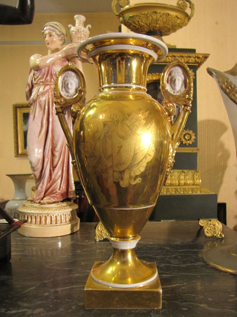 Pair Of Vases In Old Paris-photo-2