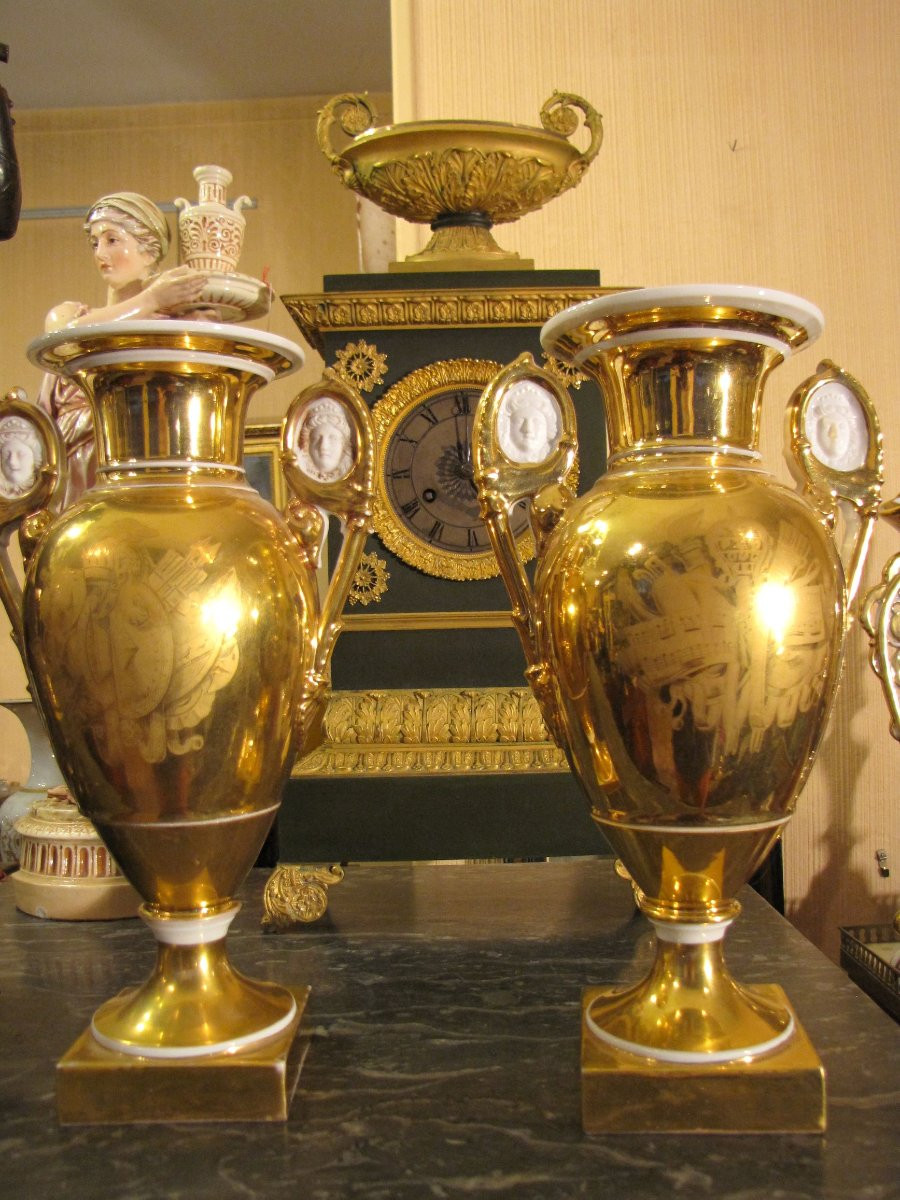 Pair Of Vases In Old Paris-photo-2