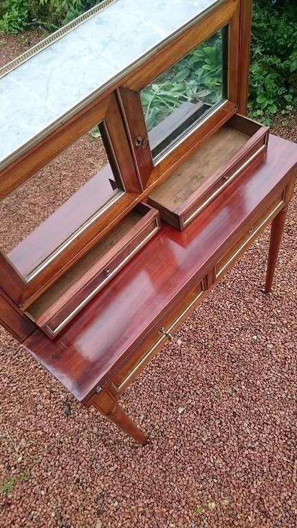 Small Louis XVI Desk-photo-1