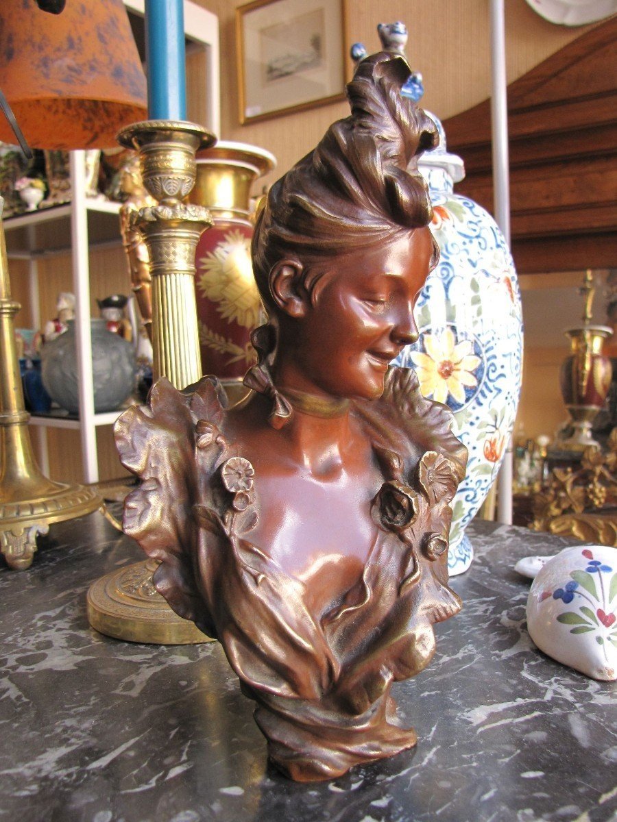 Small Female Bust-photo-2
