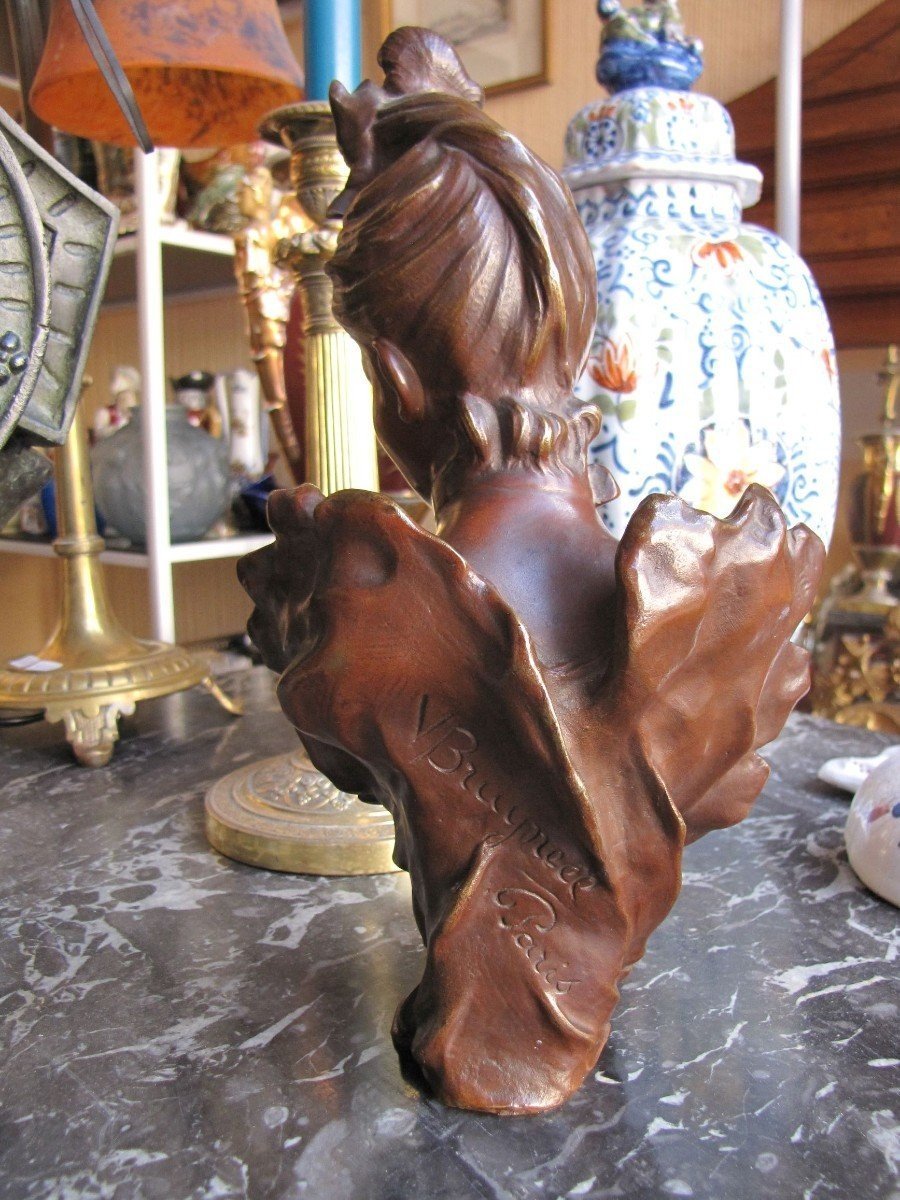Small Female Bust-photo-4