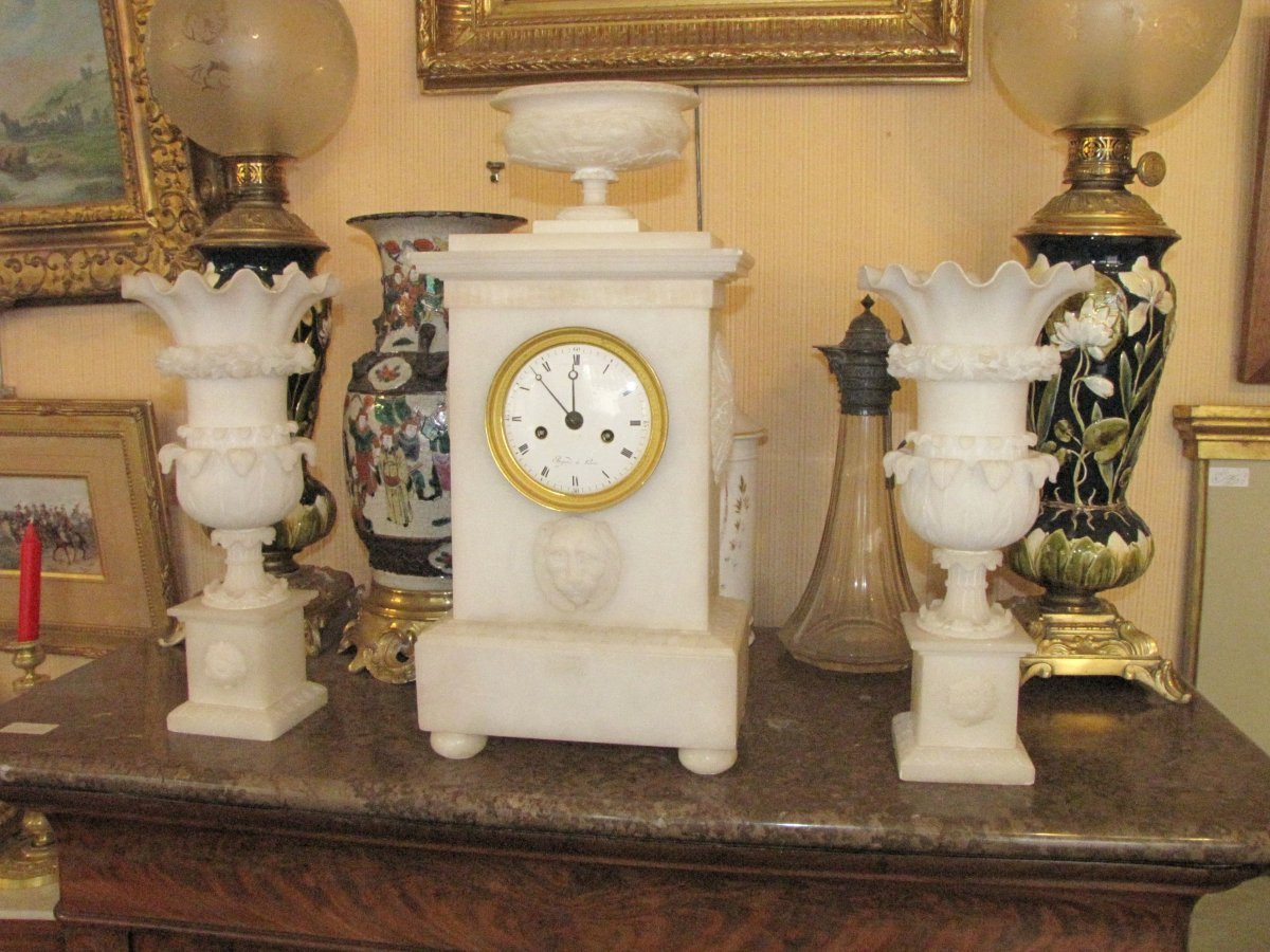 Garniture  de cheminée