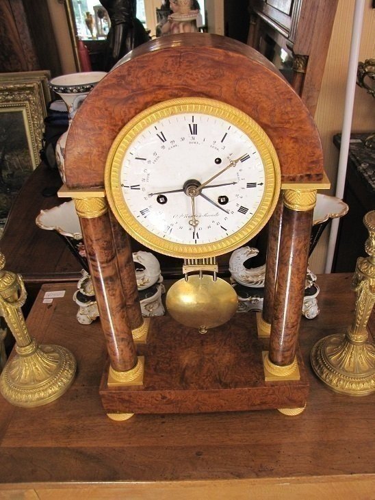 Pendule portique à quantièmes-photo-2