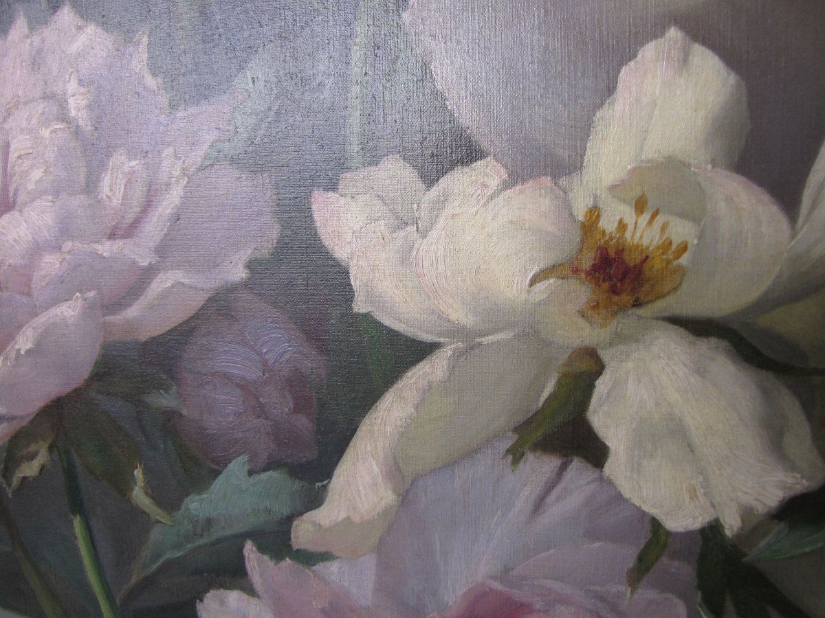 A Large Painting Of Flowers-photo-2