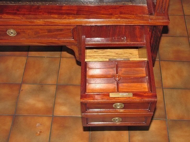 Mahogany Cylinder Desk-photo-1