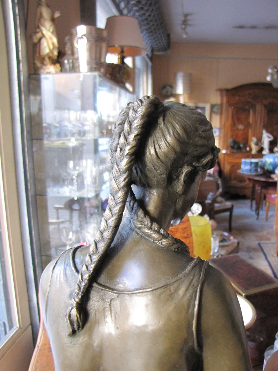 Jeune femme en bronze-photo-5