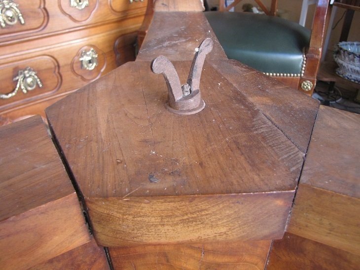 Louis Philippe Pedestal Table-photo-6