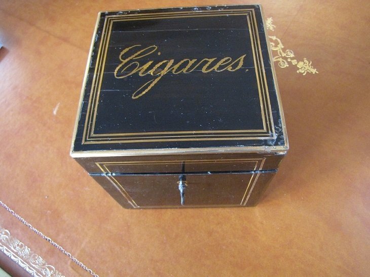 Small Napoleon III Cigar Humidor-photo-4
