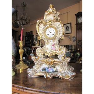 Pendule En Porcelaine