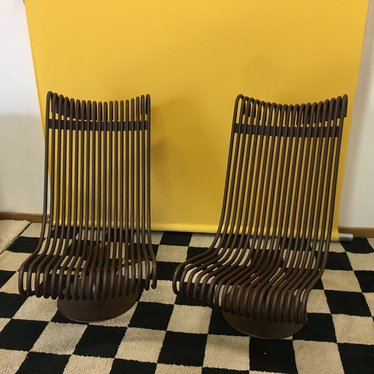 Paire De Fauteuils En Tubes  De Fer Forgées Années 1970.