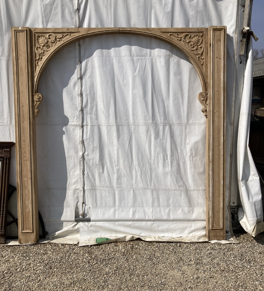 Elegant Double-sided Arch