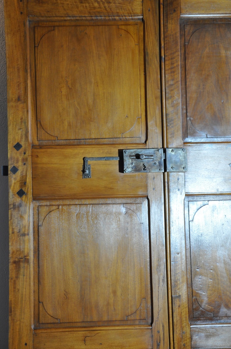 Double-leaf Connecting Door In Two-tone Walnut -photo-5