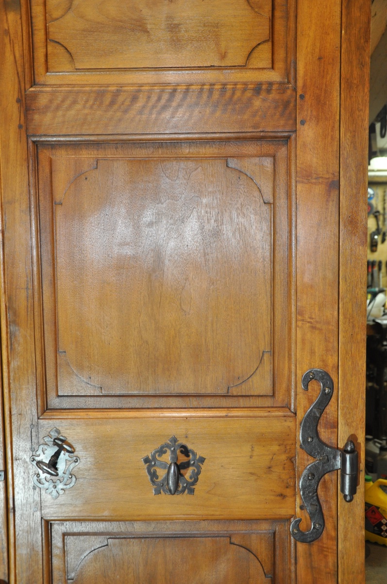 Double-leaf Connecting Door In Two-tone Walnut -photo-6