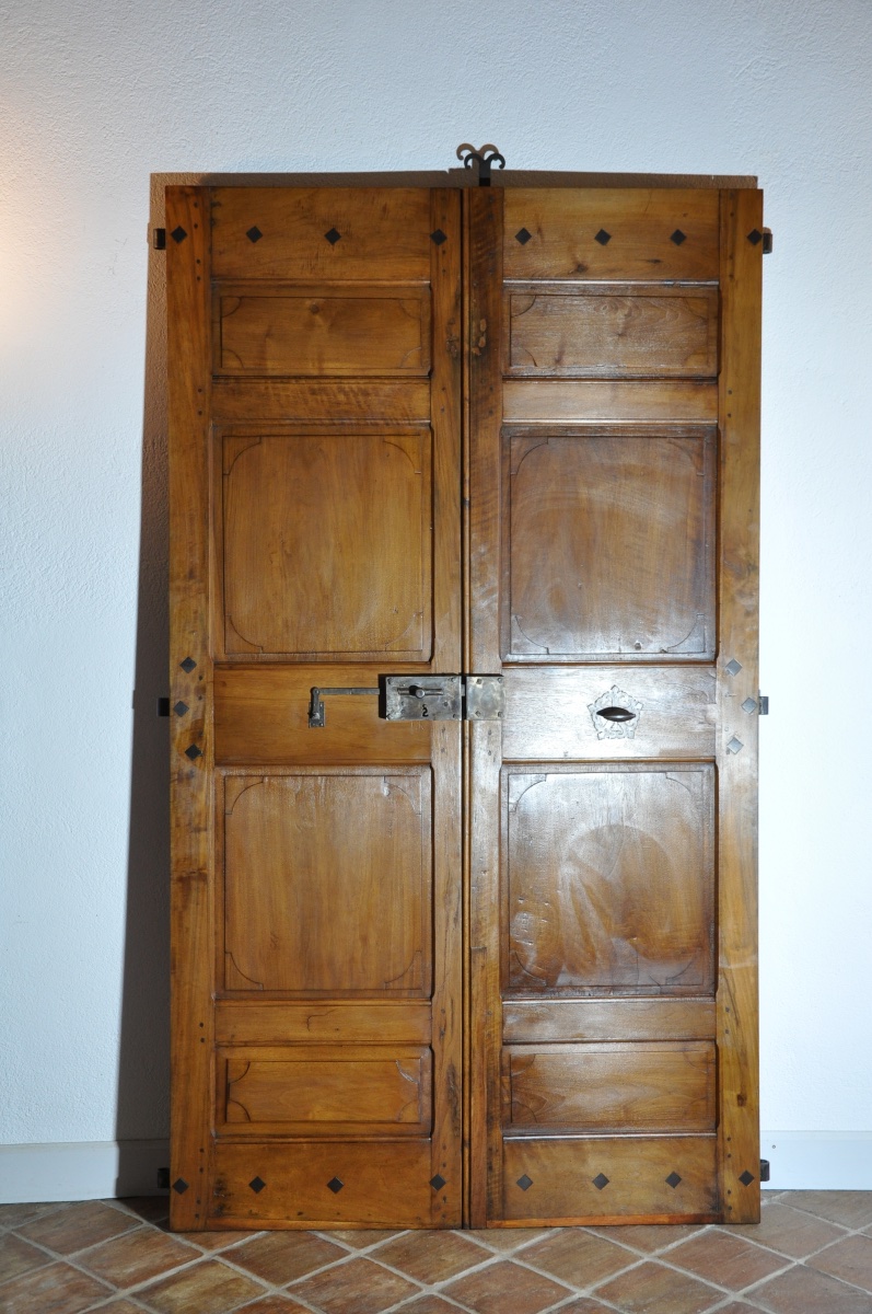 Double-leaf Connecting Door In Two-tone Walnut 
