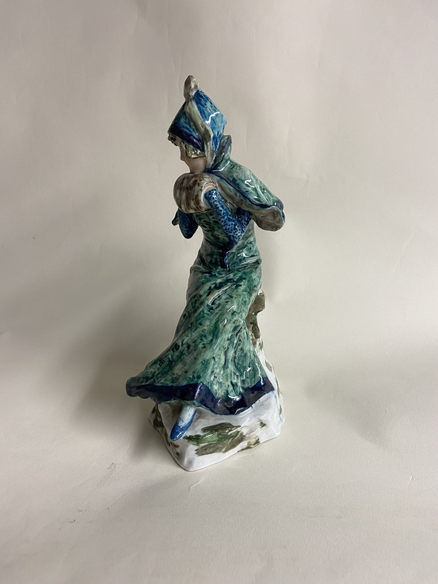 L'élégante au manchon, figurine par Van Den Streaten. Aloys-photo-1