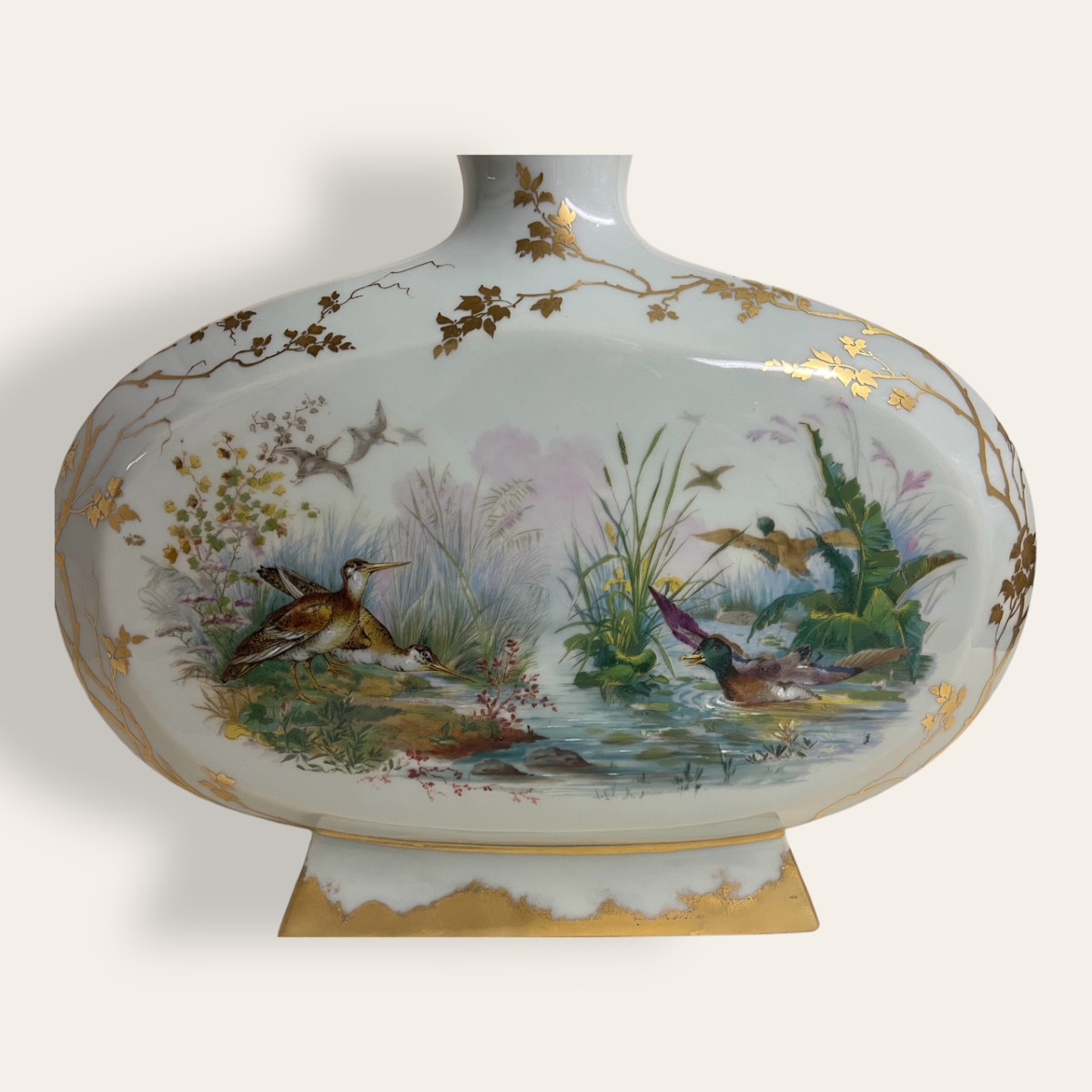 Vase Haviland en porcelaine. Elégante forme chinoise. Décor de canards, bécasses-photo-2