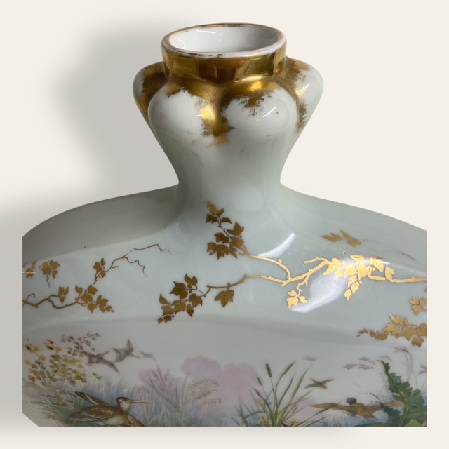 Vase Haviland en porcelaine. Elégante forme chinoise. Décor de canards, bécasses-photo-3