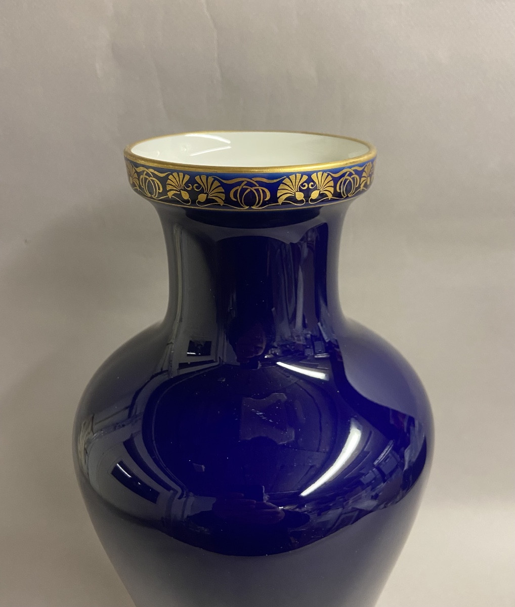 Sèvres, grand vase bleu de four et dorure daté 1914. Manufacture Nationale de Sèvres-photo-1