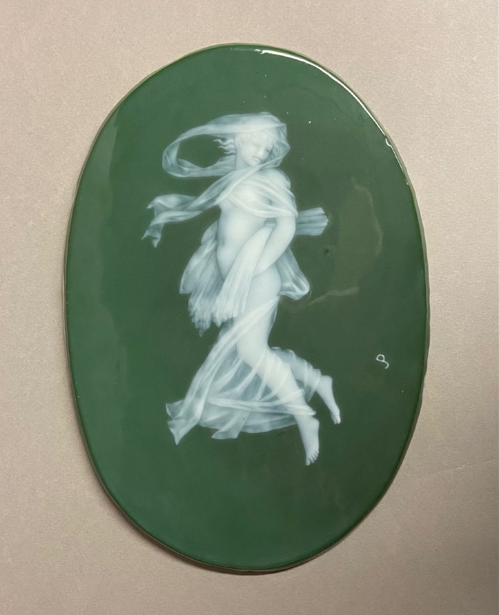 Parthenay, Prosper Jouneau, médaillonen porcelaine, l'été