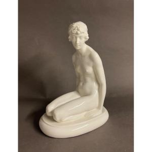 Dressel Kister Passau,  élégante Figurine, Femme Nue Art Deco. Passau
