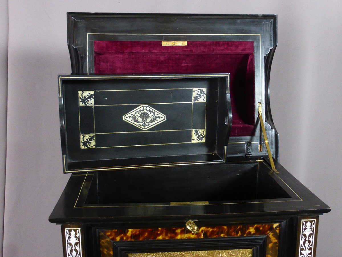 Important Jewelry Chest On Its Table XIX-photo-5