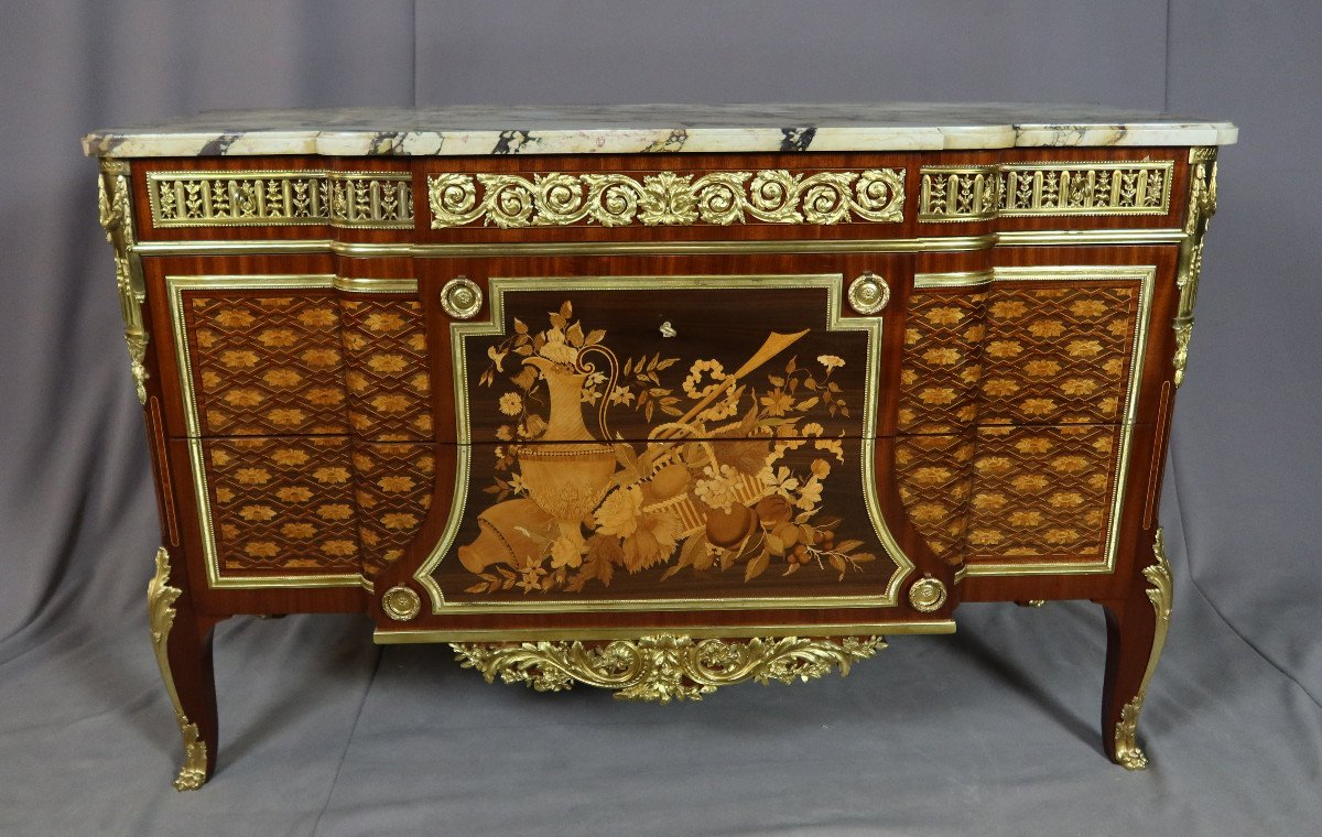 Commode En Marqueterie d'Après Un Modèle De Riesener