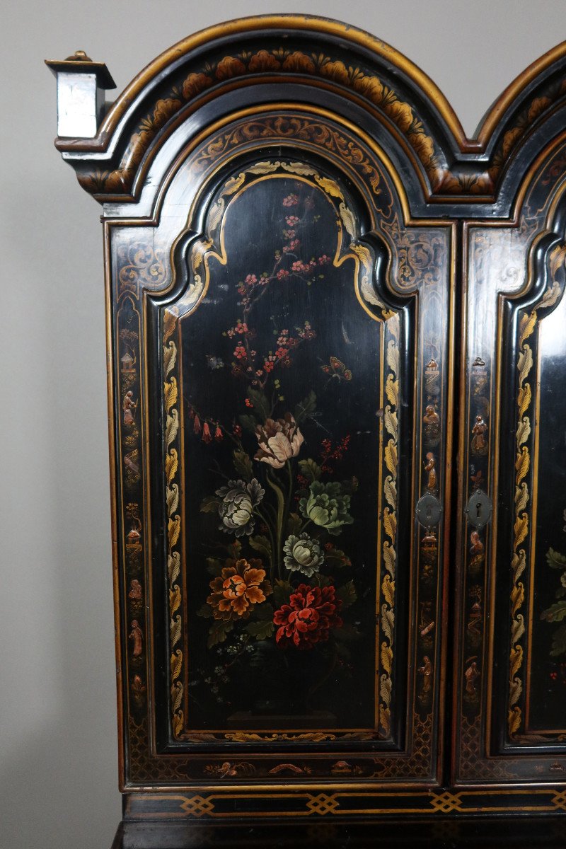 Cabinet En Laque Noire à Décor floral-photo-1