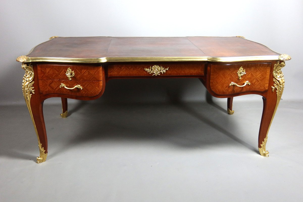 Large Louis XV Desk-photo-7