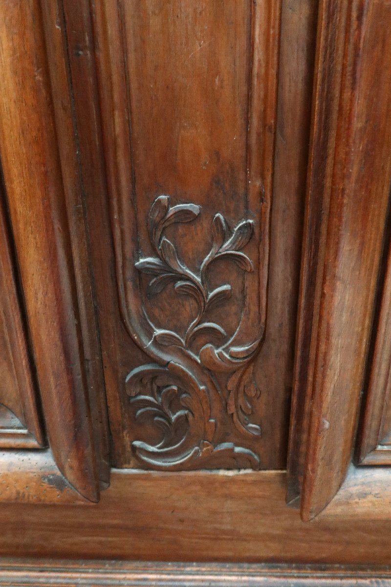 18th Century Lyonnaise Walnut Cabinet-photo-1
