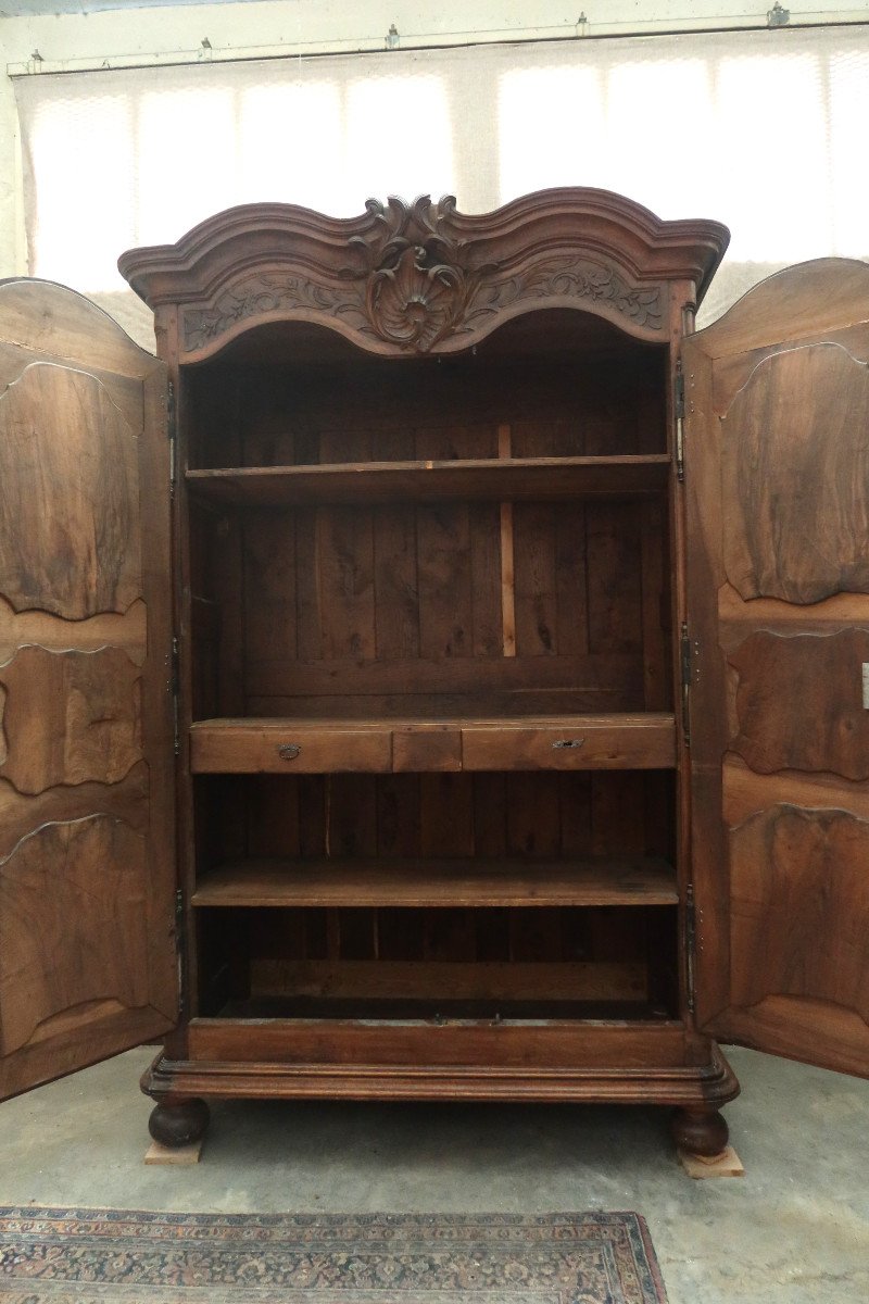 18th Century Lyonnaise Walnut Cabinet-photo-4