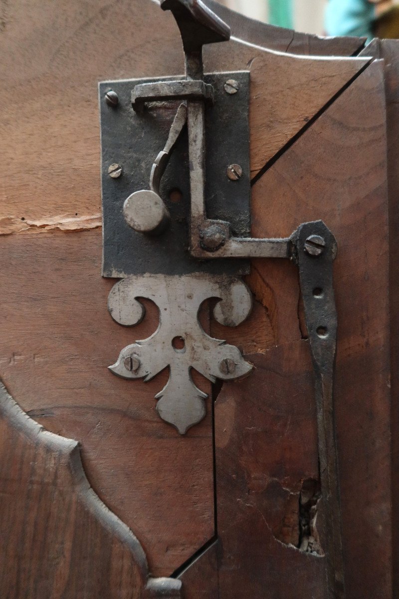 18th Century Lyonnaise Walnut Cabinet-photo-5